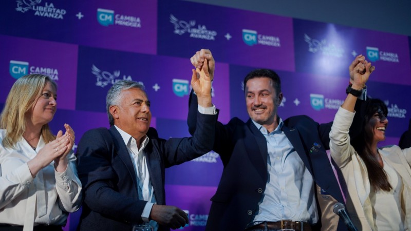 LLA y Cambia Mendoza cerraron su campaña